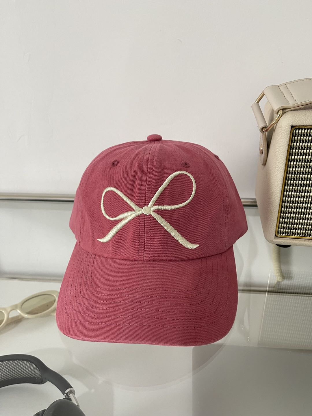 Bow baseball cap